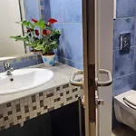 Shantee House אכסניה *