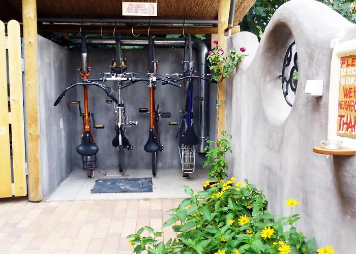 Hostel Shantee House *