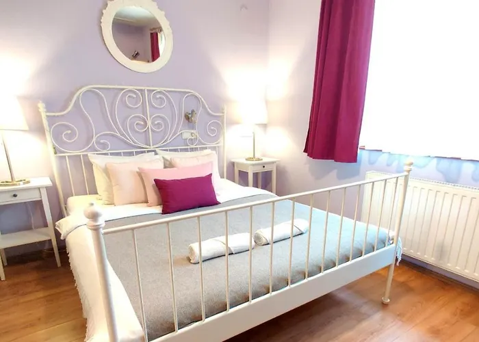 Shantee House Hostel *