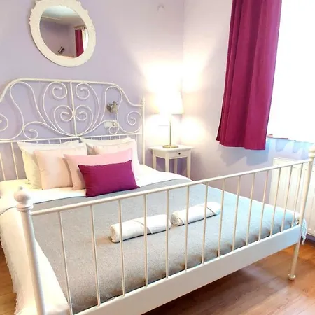 Shantee House Vandrerhjem *